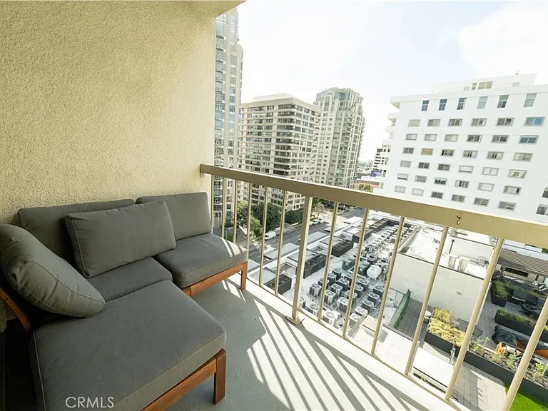 10751 Wilshire Blvd #1405 — Photo 2