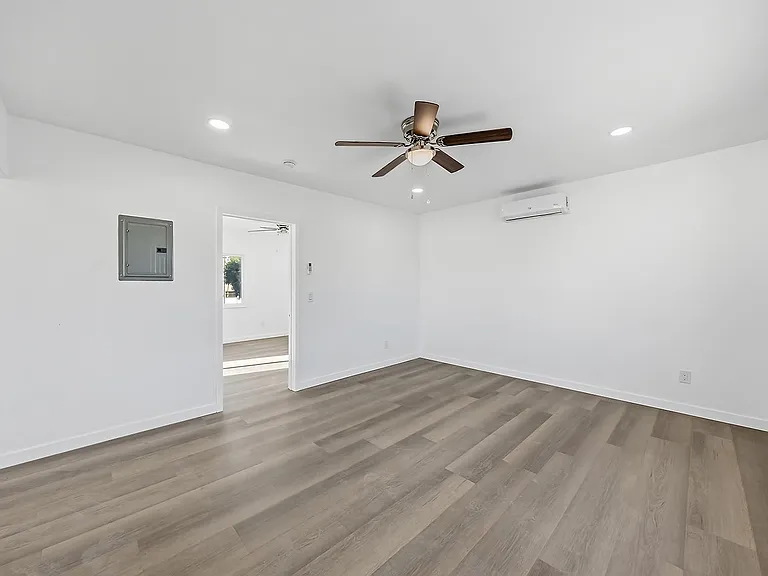 1709 Sichel St #1709 — Photo 14