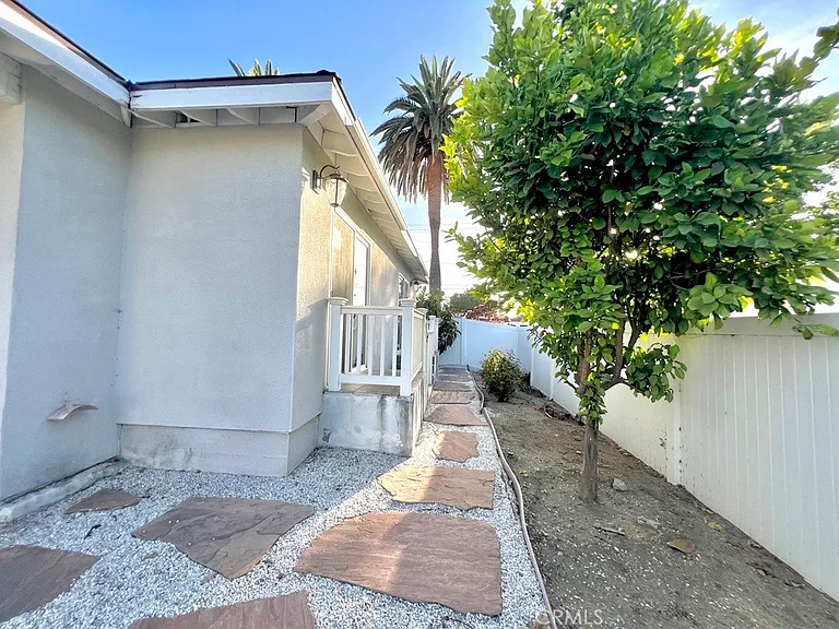 6628 N Golden West Ave — Photo 25