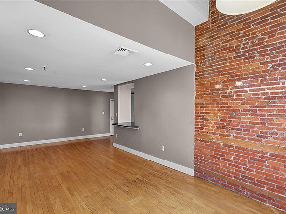 3rd image of 917 Columbia Ave Suite 223