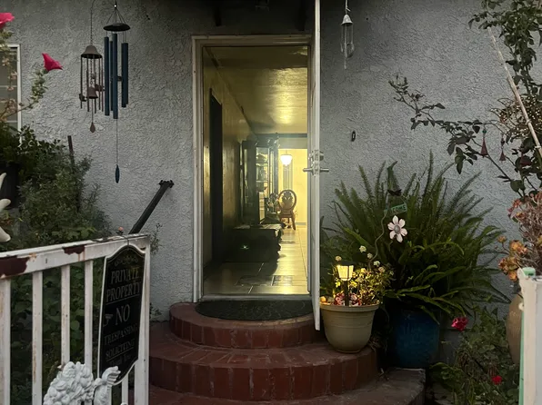 9557 Los Angeles St #A, Bellflower, CA 90706