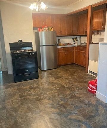 3rd image of 36 Saint Mary St