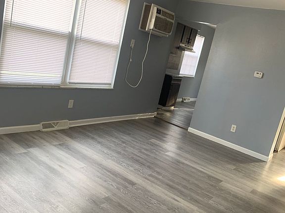 2nd image of 1614 Brooke Park Dr APT 2