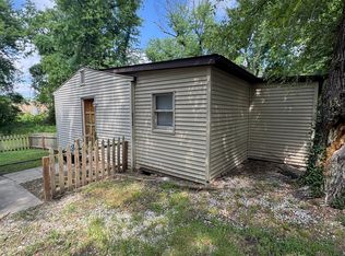 512 S 44th St #1, Belleville, IL 62226