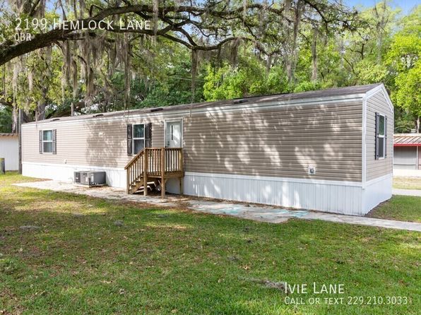 2199 Hemlock Ln