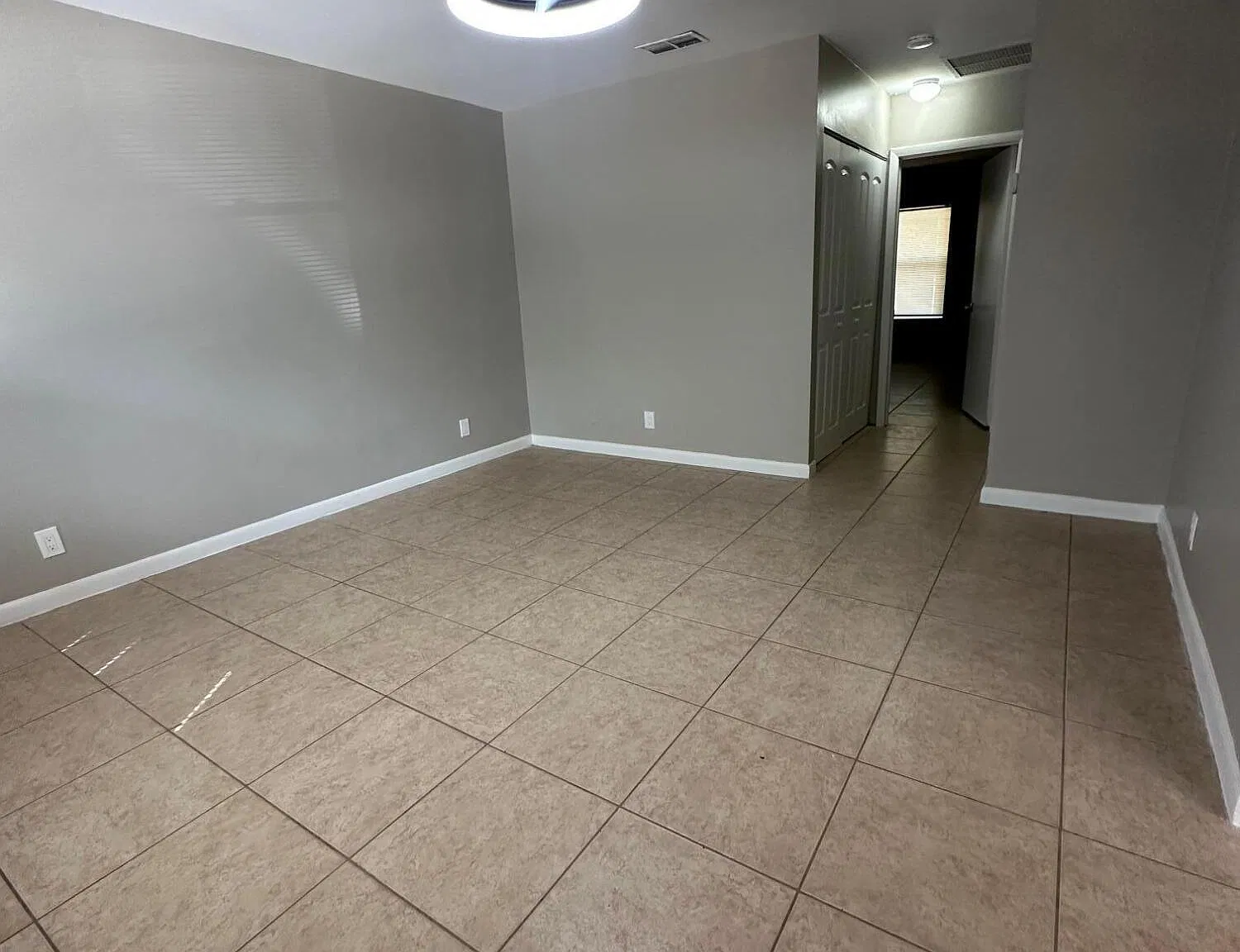 2 bed, 1.0 bath, 550 sqft, $2,200 — Photo 2