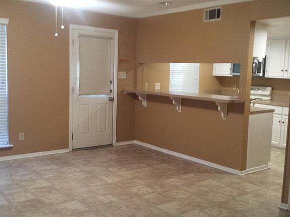 5th image of 2418 N Graham Dr