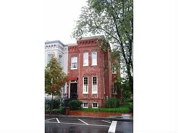 901 C St NE photo 1