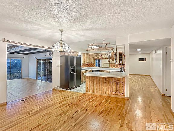 3rd image of 1570 Plymouth Way