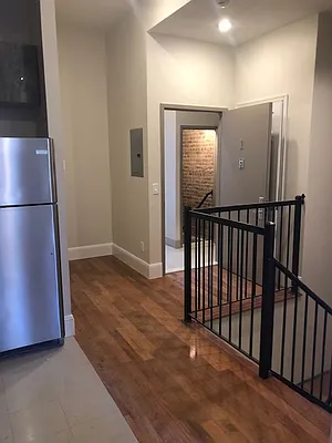 Rented by Alexander Bilu, LREB | media 17