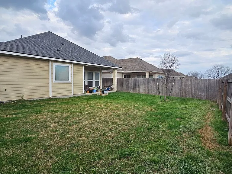 7523 Buffalo Grass Dr — Photo 2