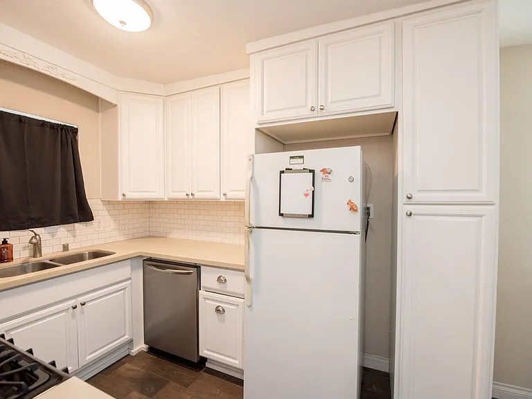 12511 Columbia Way — Photo 15
