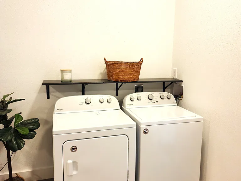490 E Stanford St #C — Photo 6
