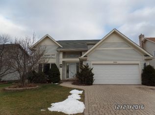 595 Greenview Ln, Wheeling, IL 60090