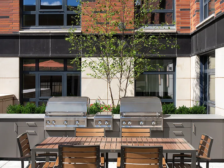 42 Broad — Photo 10