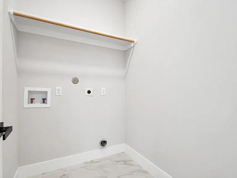2411 Chew St — Photo 22