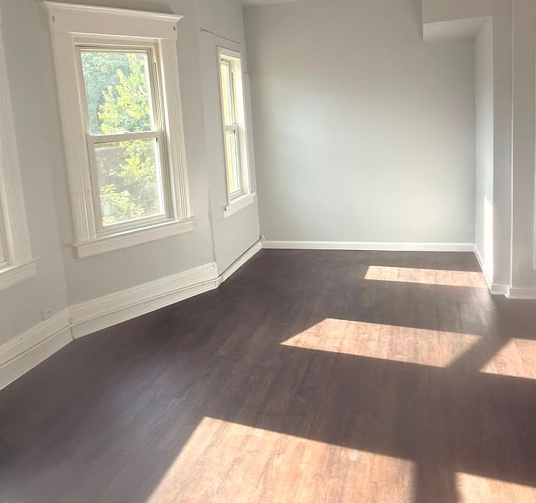 2nd image of 36-38 Chapel St #1