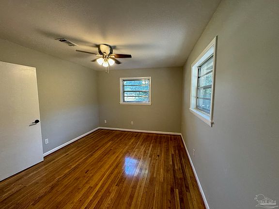 3rd image of 2967 Swan Ln