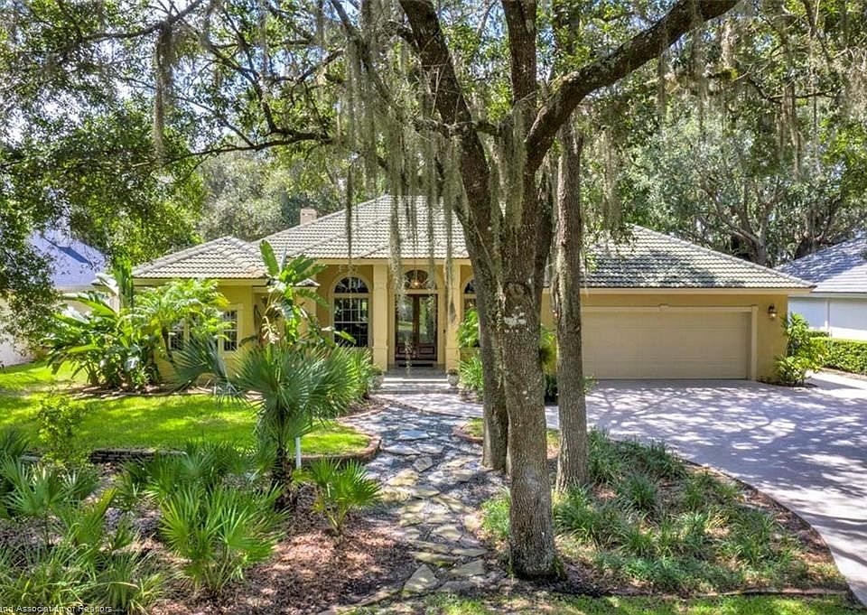 1st image of 3722 Creekside Dr