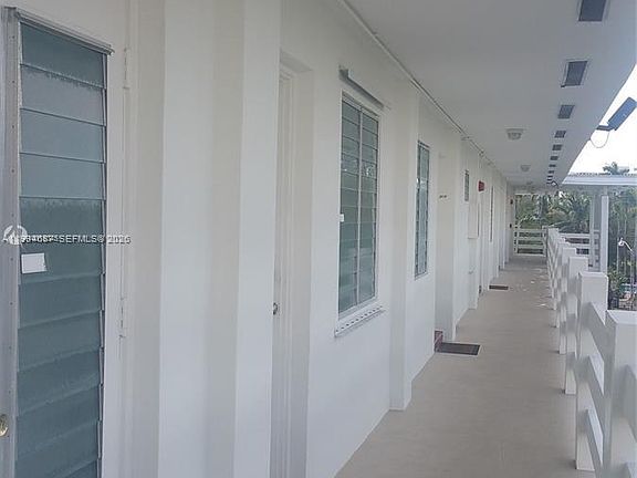 5th image of 1631 NE 114th St APT 305