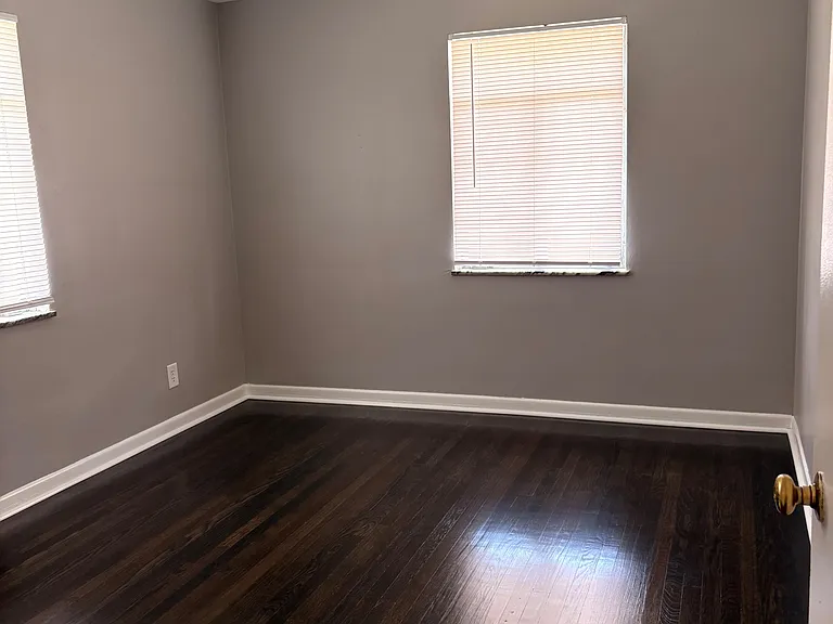 1263 S James Rd — Photo 18