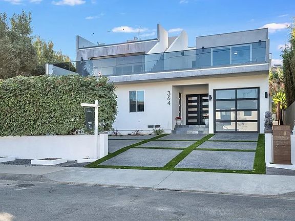 3rd image of 364 San Elijo St