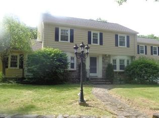 1 Saxon Rd, Worcester, MA 01602
