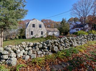 482 Pequot Ave, Mystic, CT 06355