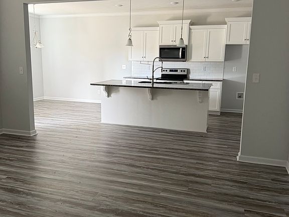 3rd image of 120 Dublin Loop