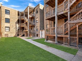 1605 W Fargo Ave, Chicago, IL 60626