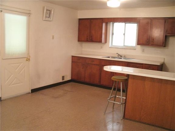 4th image of 3043 1/2 Brentwood Ave