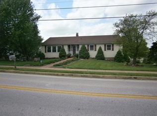 2865 Sunset Ln, York, PA 17408