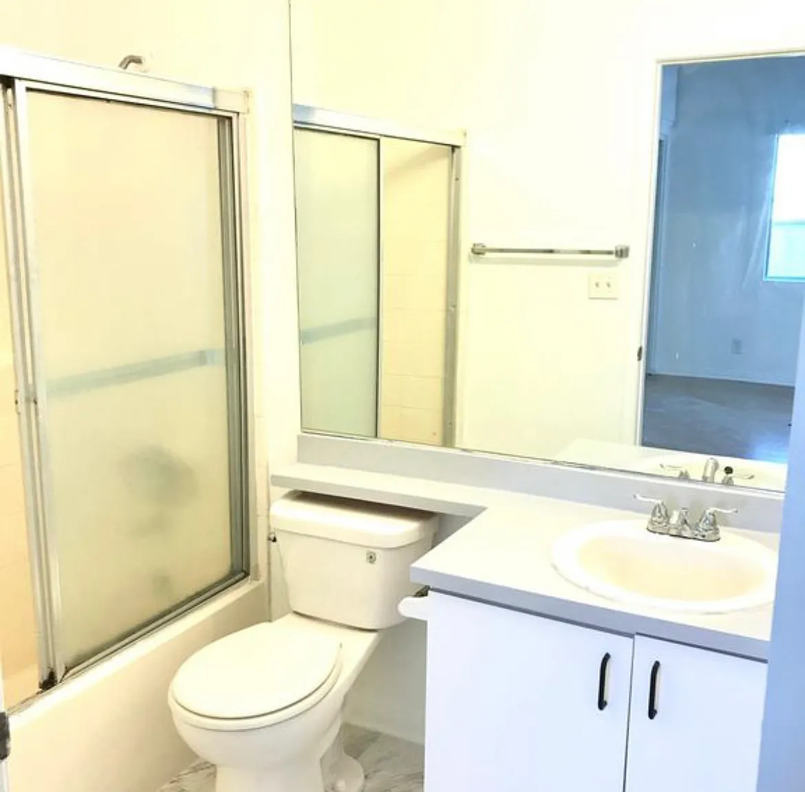 2 bed, 1080 sqft, $3,095 — Photo 2
