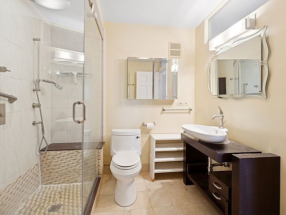 5th image of 7033 N Kedzie Ave APT 708
