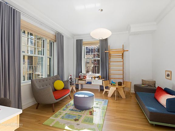 5th image of 150 E 72nd St APT 4N