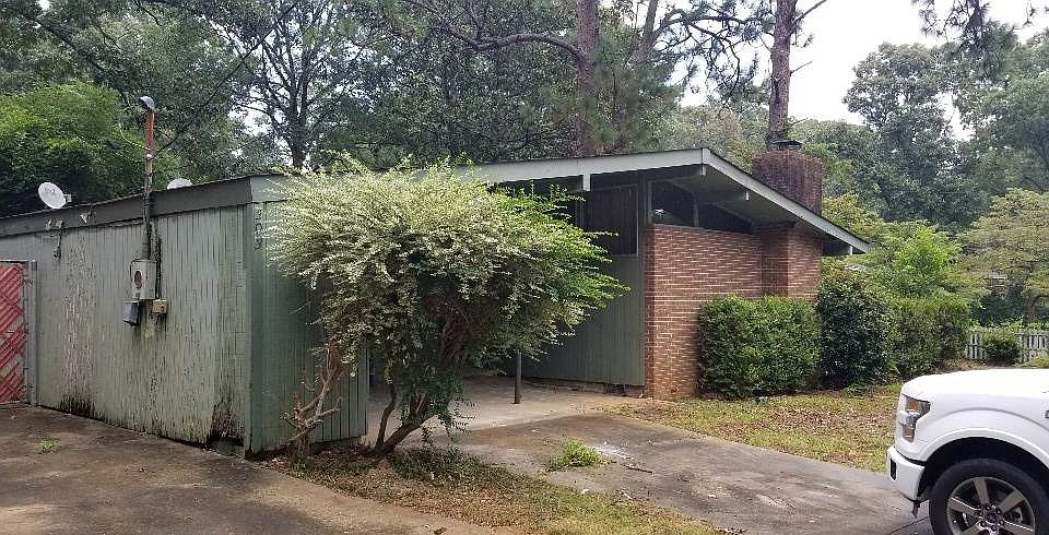 1st image of 303 Pine Valley Dr