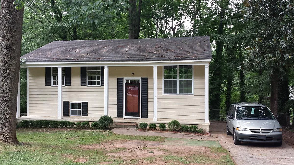 4 bed, 2640 sqft, $2,850 — Photo 1