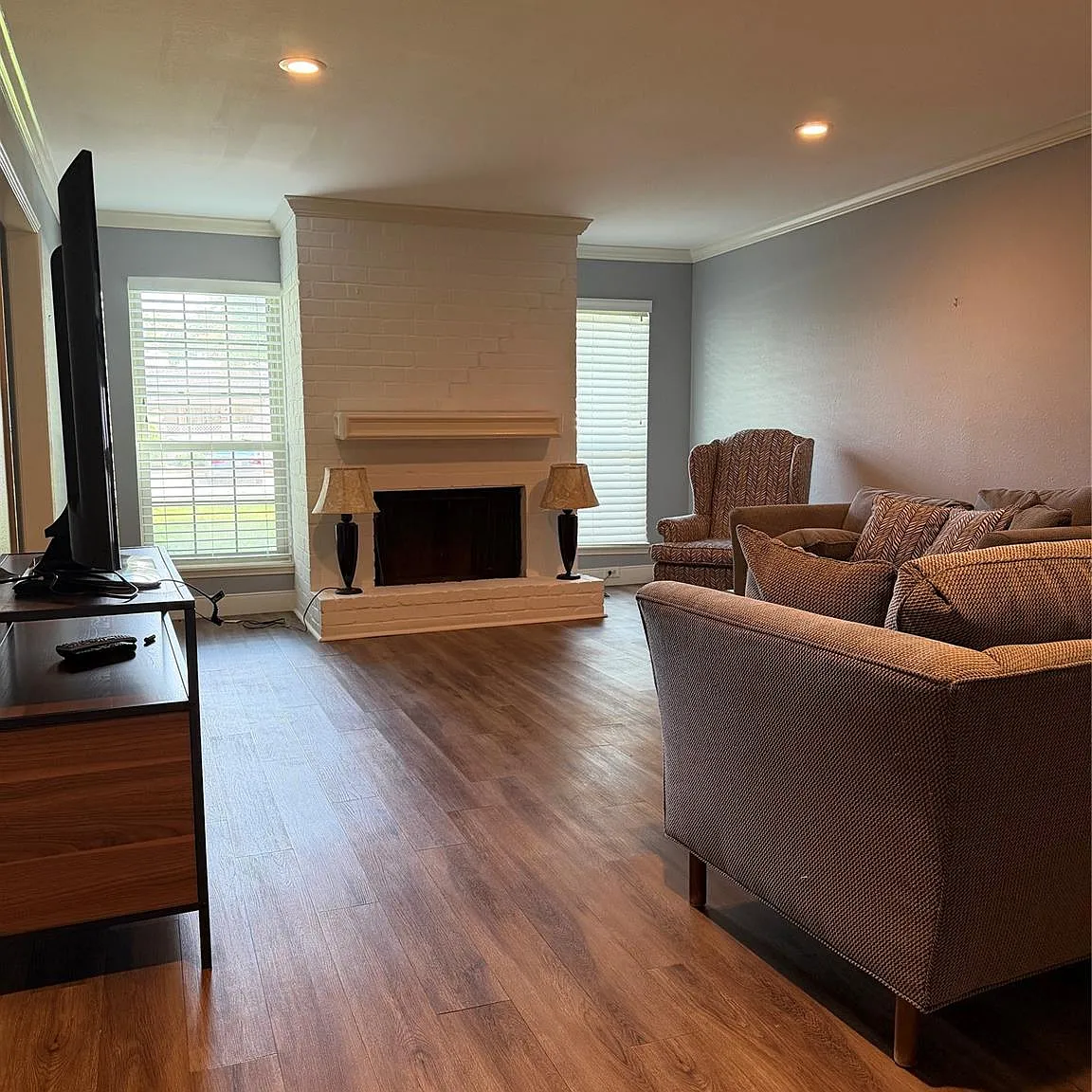 3 bed, 2.0 bath, 2157 sqft, $2,100 — Photo 4