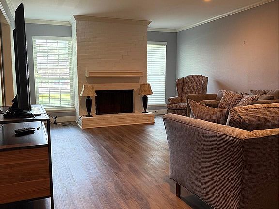 4th image of 40 River Creek Way