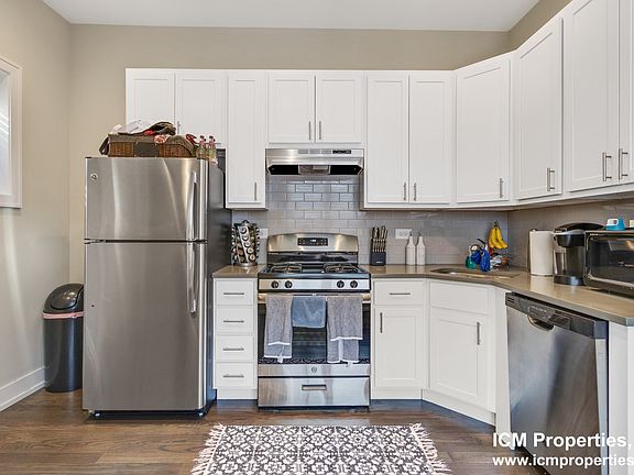 2nd image of 354 W Dickens Ave #3582
