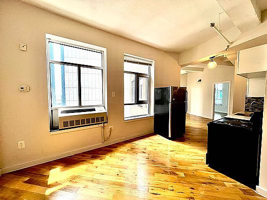 2nd image of 29-28 41st Ave #1205