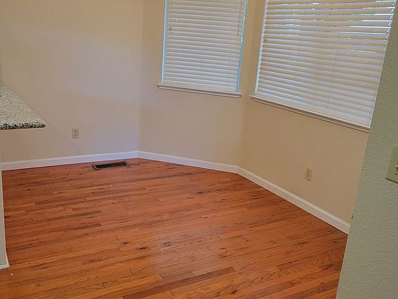 3rd image of 1677 Lantana Dr