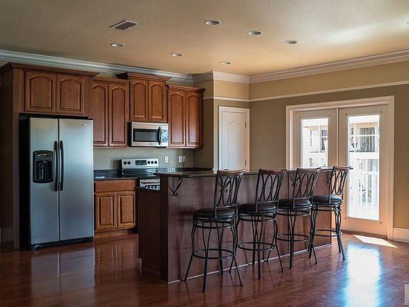 5th image of 1053 Deer Dr