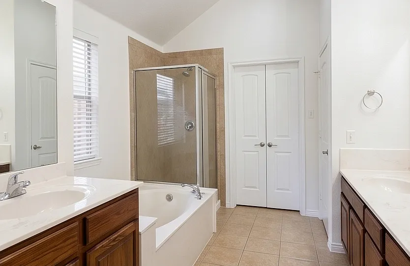 3 bed, 1867 sqft, $2,350 — Photo 4