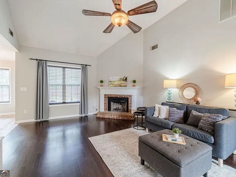 6130 Devonshire Dr — Photo 9