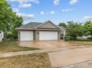 2816 Newport Ave, Oshkosh, WI 54901