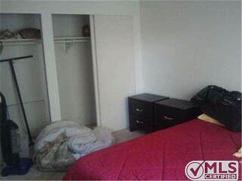 4th image of 517 Anita St
