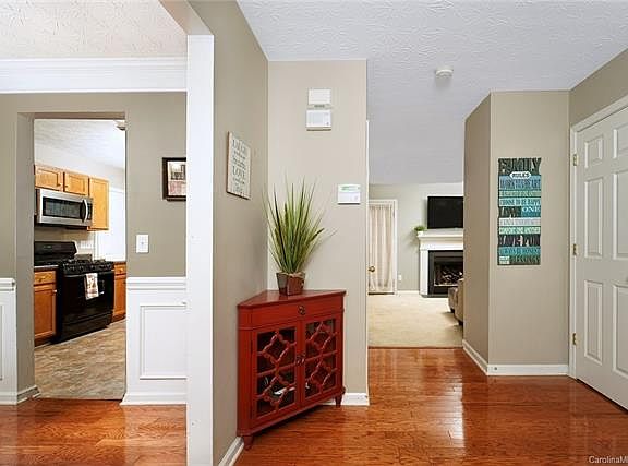 4th image of 7039 Tanners Creek Dr #37