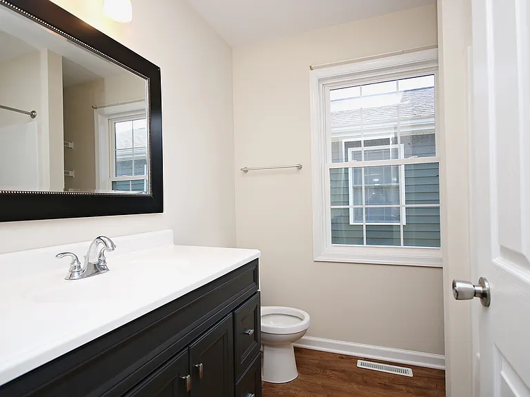 1141 Saint Clair Ave — Photo 13