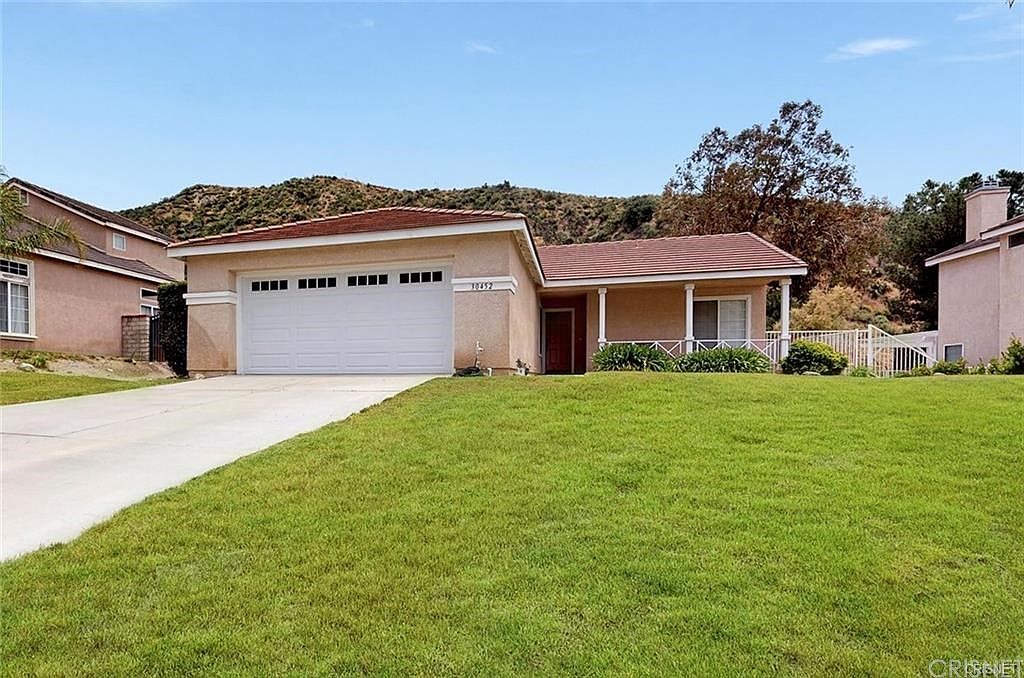 30452 Sunrose Pl, Canyon Country, CA 91387 | Zillow